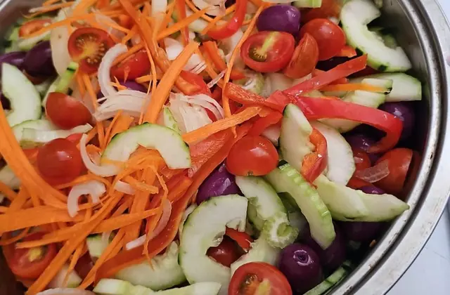 Comedor y alimentación balanceada para faena minera
