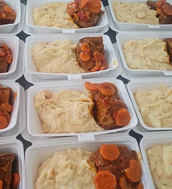Alimentación para faena minera servida por YVVC